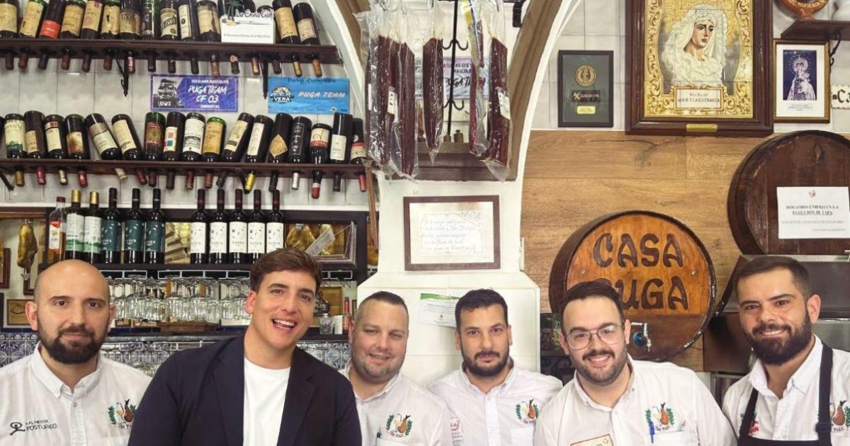 Influencer en Almería disfrutando de los bares de la ciudad