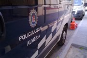 La actuación de la Policía Local ha permitido la detención de los presuntos maltratadores.