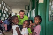 Antonio Huete, jefe del Servicio de Neurocirugía del Hospital Universitario Torrecárdenas y líder de la expedición sanitaria en Guinea Bissau.