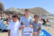 Teo, Marco y Bruno han disfrutado de una preciosa mañana en la playa de Agua Amarga y, además, se han llevado una visita a las Cuevas de Sorbas