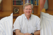 Brian P. Schmidt, nobel de Física de 2011, quien ha visitado Almería para las jornadas astronómicas.