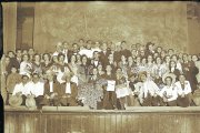 Actores de la obra ‘En mi Jaca jerezana que se estrenó con éxito en el Teatro Cervantes el 18 de diciembre de 1935. En el centro, Rafael Barco.