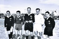 Amistoso jugado en el estadio de  La Falange el 1 de mayo del 58 entre el Almería y el Adra. Los árbitros eran Ferrete, Urrea y Parra.