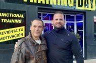 Marco Salvador junto al autor de esta entrevista, Antonio Hermosa, en la puerta del gimnasio Training Day de La Cañada.