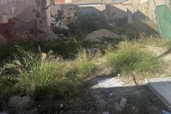 Imagen de un solar descuidado en Huércal-Overa.