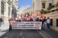 El Personal Técnico de Integración Social (PTIS), concentrados frente a la Subdelegación del Gobierno en Almería.