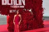 La escritora almeriense Estefanía Ruiz en la alfombra roja de la última premier de Netflix.
