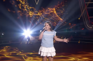 Ainhoa sobre el escenario de 'La Voz Kids', emitido anoche en Antena 3.