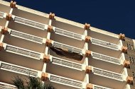 Estado en el que quedó el balcón que se desprendió del Hotel Cavanna de La Manga del Mar Menor.