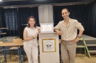 Sofía Requena González, alumna del ciclo, junto a su tutor, Moisés Fernández Ruiz.