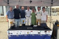 Invitados al programa y gerentes de la ‘app’ Goind y de Chiringuito Pomodoro, junto al alcalde de Vera, Alfonso García. En la imagen posan con responsables de SER Levante.