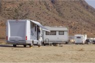 Imagen de archivo de autocaravanas en Cabo de Gata.