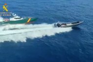 Guardia Civil en plena persecución de una narcolancha.