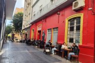 Ambiente en la terraza de la La Mala Tortillería.