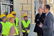 El subdelegado del Gobierno y el alcalde de Cuevas del Almanzora visitan las obras del cementerio.