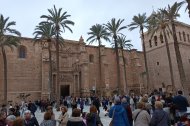 Largas colas en el besapiés del Cautivo.