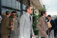 Charlton Heston a su llegada al aeropuerto de Almería el 23 de febrero de 1971. Llevaba unas gafas de sol  negras para no llamar la atención.