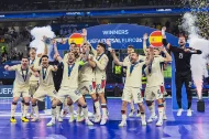 El almeriense Cortés (11) hace historia con la Selección Española de Fútbol Sala.