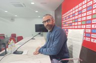 El jefe del Almería da cera a la plantilla para que alcancen la velocidad de crucero.