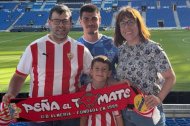 Antonio Molina junto a su mujer, Luisa, y sus hijos Antonio Luis y César, viendo al Almería esta temporada en San Sebastián.