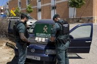 Actuación de la Guardia Civil en un control rutinario