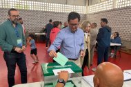 El alcalde de El Ejido, Francisco Góngora, votando durante las elecciones.