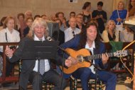 José Merced y Tomatito, interpretando el canto de entrada por tarantas