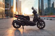 La firma italiana celebra el primer cuarto de siglo de vida de un scooter que revolucionó el mercado.