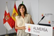 La concejal de Obras Públicas, Mantenimiento, Accesibilidad y Economía Azul y portavoz municipal, Sacramento Sánchez