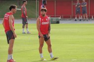 Embarba tiene contrato en el Almería hasta el año 2028.