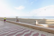 La playa de San Miguel, en El Zapillo, ha sido el lugar en el que se ha producido el robo que ha terminado con tres detenidos.
