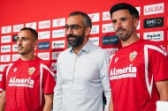 Lelo, El Assy y Muñoz en la presentación. Ambos fichajes están disponibles para jugar el domingo contra el Cádiz.