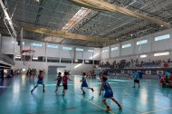 Imagen de archivo de jóvenes practicando deporte