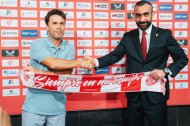 Rubi y Mohamed El Assy, el día que fue presentado en su segunda etapa en el Almería.