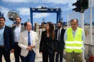 RosarioSoto, presidenta de la Autoridad Portuaria de Almería, durante el encuentro en el Puerto de Algeciras.