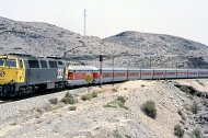El Talgo III por Doña María-Ocaña con la locomotora 333 'Rambo' al frente, en el año 1993.