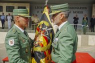 Entrega del guion de la BRILEG al general de brigada Moreno Arenas.