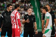 Fuentes Molina lanza la moneda al aire antes del Córdoba 0 Almería 2.