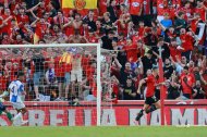Fuentes celebrando uno de los goles que le hizo al Sabadell en Son Moix.