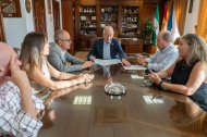 Gabriel Amat firma el nuevo convenio con la Cámara de Comercio.