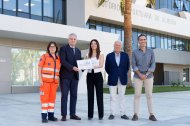 María Luz García, directora del 061 en Almería; Juan de la Cruz Belmonte, delegado de Salud; Rosario Soto, presidenta de la APA, Javier García, director médico del HLA Mediterráneo; y Javier Belver, de Cooperación 2005.