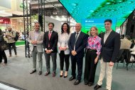 La alcaldesa de Almería en una foto de familia en Fruit Attraction.
