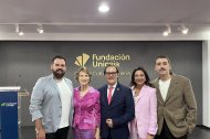 A los laterales, los periodistas galardonados Nacho Calle y Sergio Sangiao, la escritora Asunción Valdés, José Manuel Bretones, presidente de la Asociación de la Prensa de Almería y Rosalía Mayor, miembro del jurado