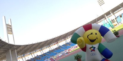 Indalete en la inauguración del Estadio de los Juegos Mediterráneos en 2004.