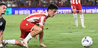 Sergio Arribas ha dejado atrás el mercado de fichaje y la lesión para convertirse en una pieza importante del Almería.