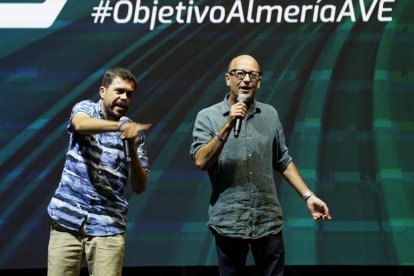 El humor de los cómicos Alvarito y Kikín Fernández se sumó a las reivindicaciones por el AVE.