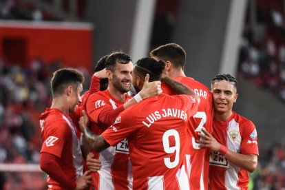 El Almería vive de la calidad de su plantilla y de su hombre gol.