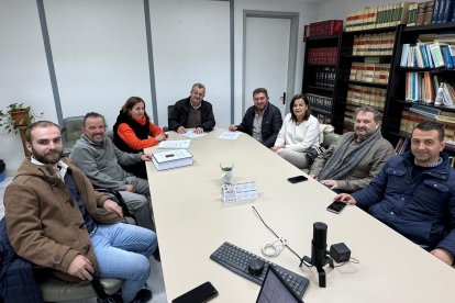 Firma del convenio entre Bodega Palomillo y el Ayuntamiento de Pulpí.