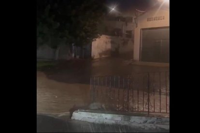 Una rambla crecida en el término municipal de Sorbas.