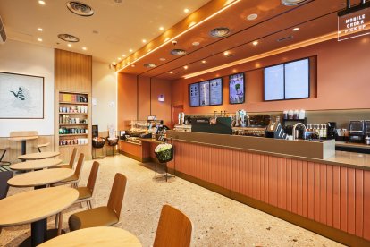 Apertura de la cafetería Starbucks en el Parque Comercial Gran Plaza de Roquetas de Mar, a 6 de marzo de 2025.